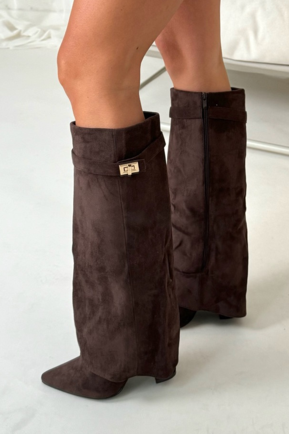 Damen-Stiefel mit Umschlagdetail | hohe Schaftausführung
