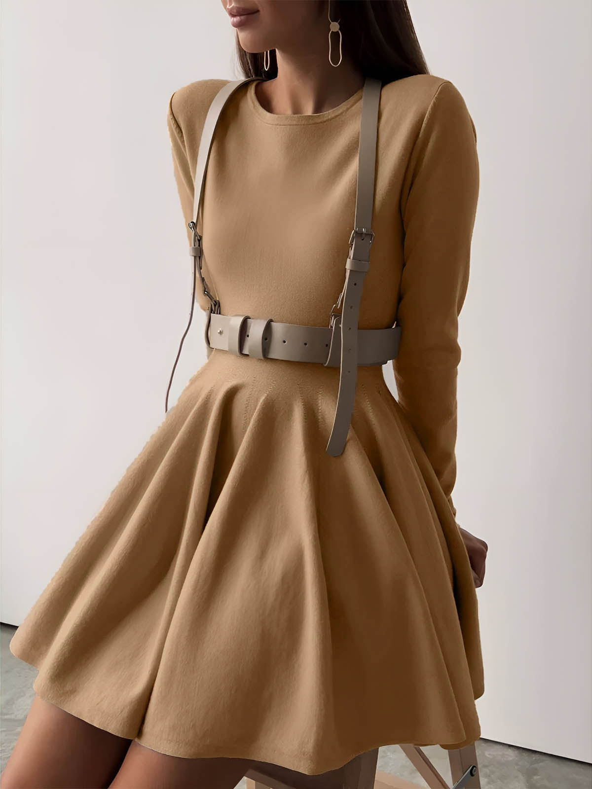 Damen Minikleid | Taillennahe Schnittführung lange Ärmel kurze Form