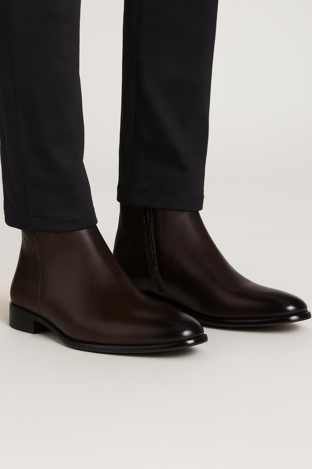 Herren Stiefel | Glatte Schaftform mit elastischem Seiteneinsatz