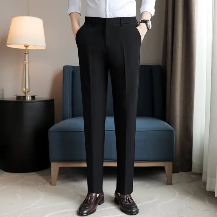 Herren-Hose mit formbetonter passform | geradliniger stil